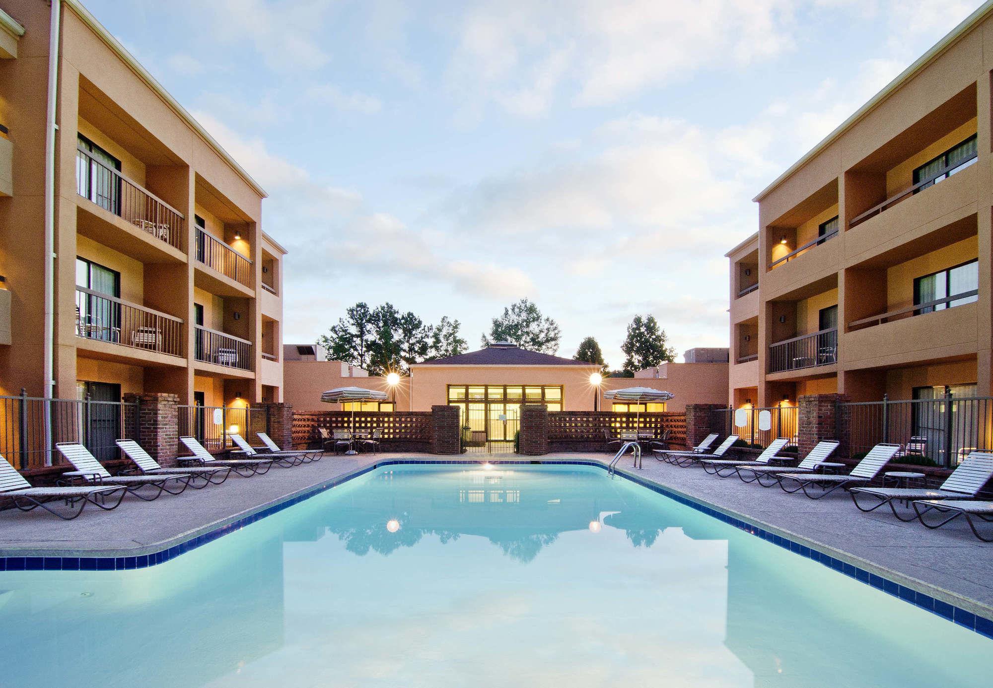 Courtyard By Marriott Huntsville University Drive Exteriér fotografie