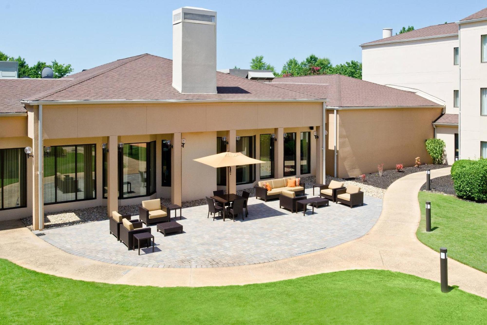 Courtyard By Marriott Huntsville University Drive Exteriér fotografie