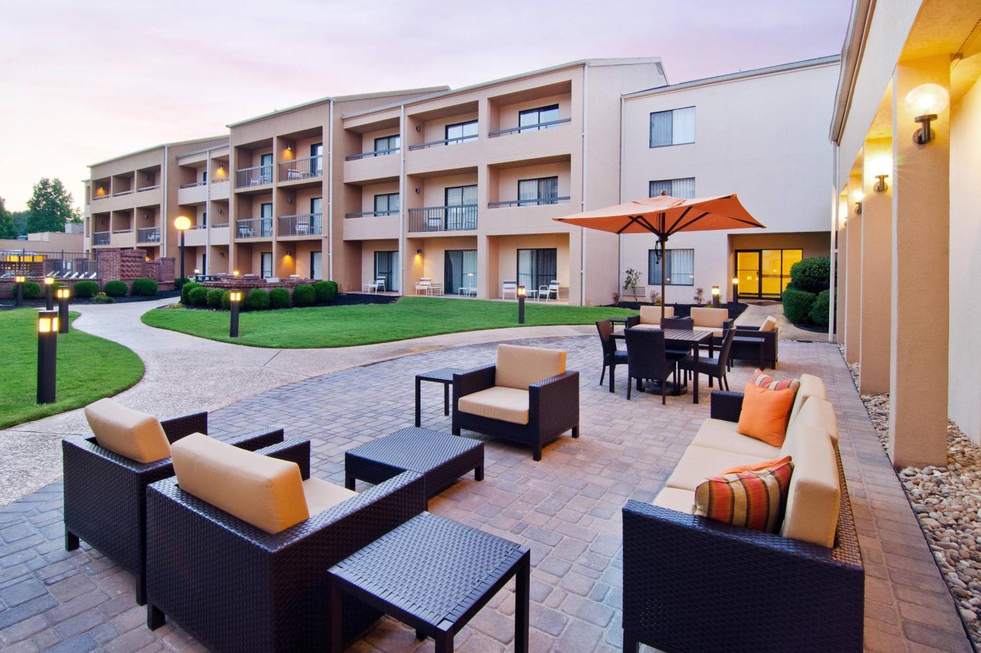 Courtyard By Marriott Huntsville University Drive Exteriér fotografie